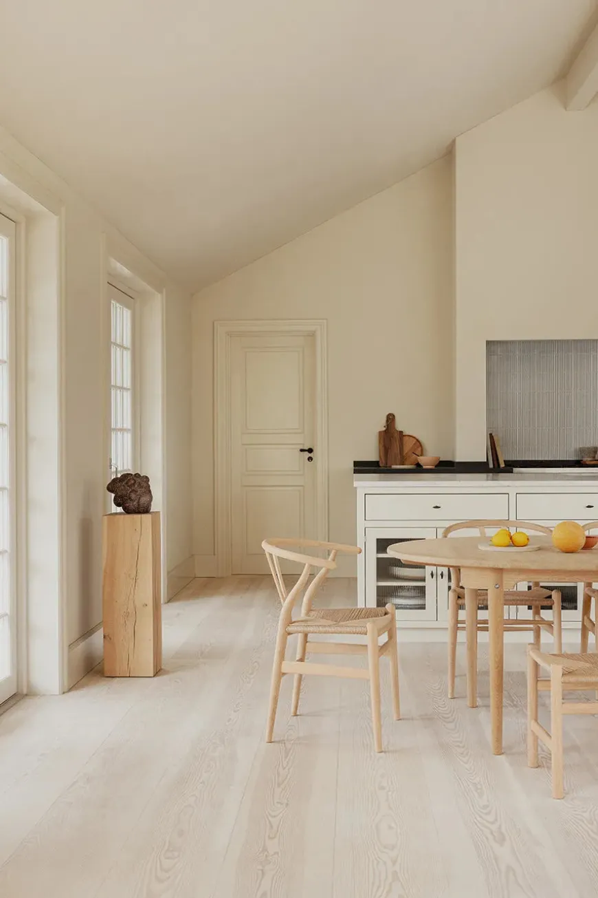 Y-stol CH24, sort eg af Hans J. Wegner