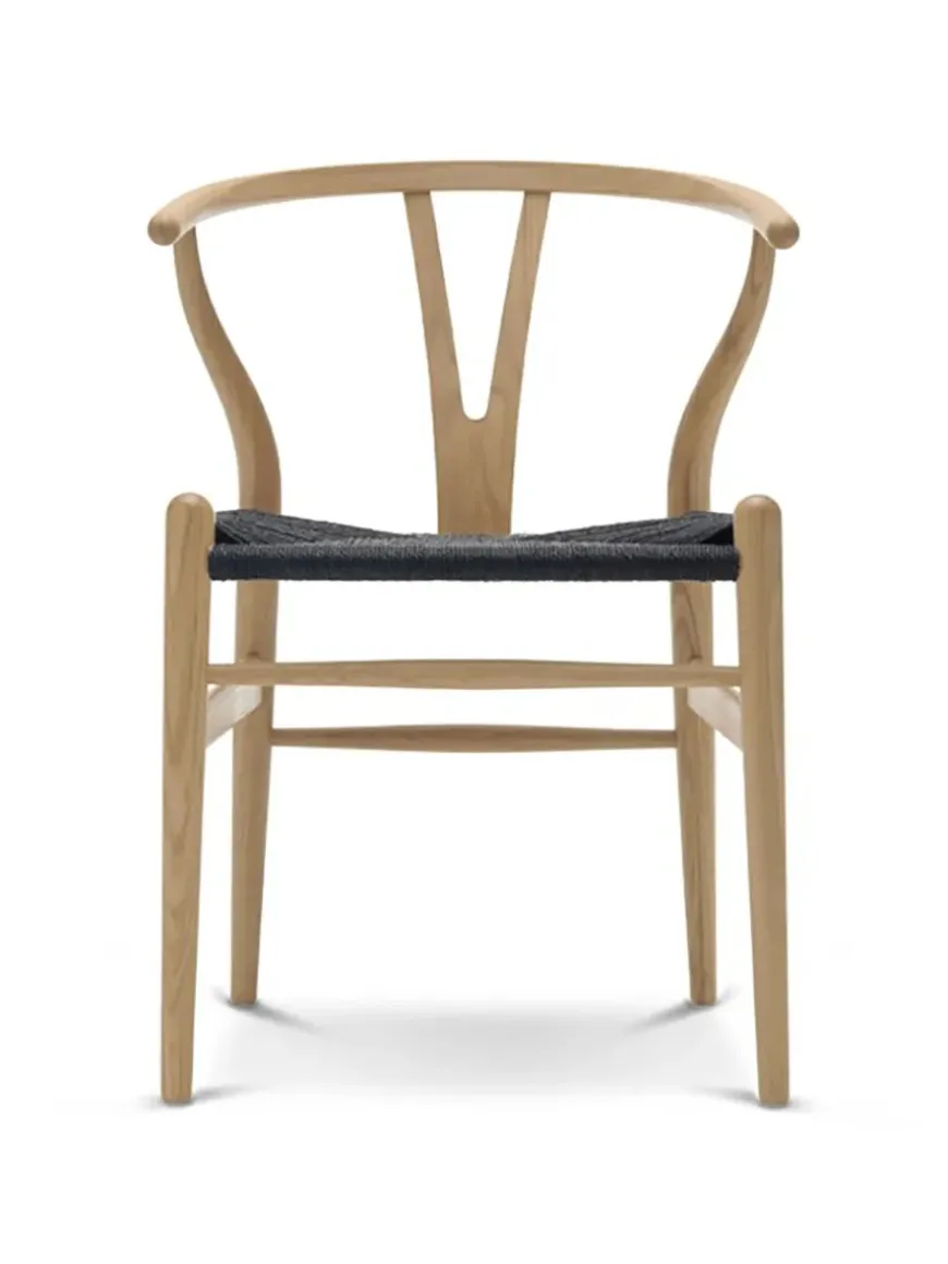 Y-stol CH24, sort eg med sort flet af Hans J. Wegner