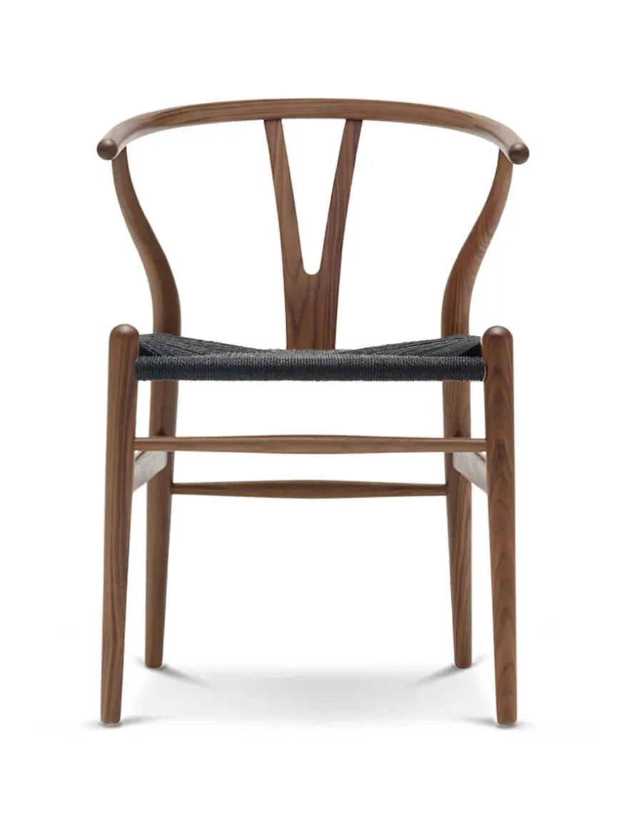 Y-stol CH24, Valnød lak med sort flet af Hans J. Wegner