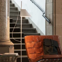 Yuh gulvlampe fra Louis Poulsen